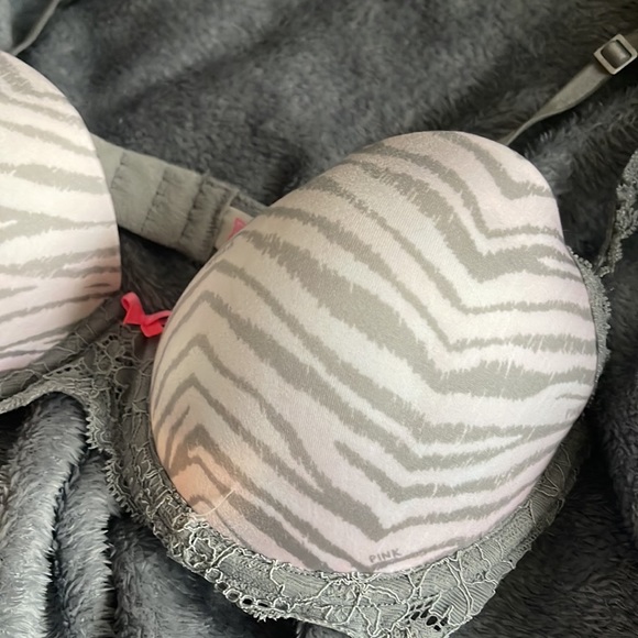 Padded push-up - Picture 2 of 2